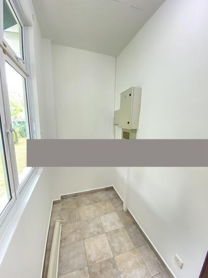 Bungalow for Rent: D10