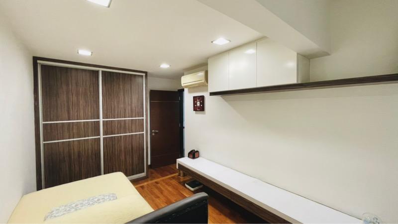 Terrace for Rent: D05