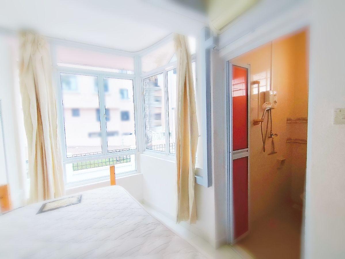 Corner Terrace for Rent: D19