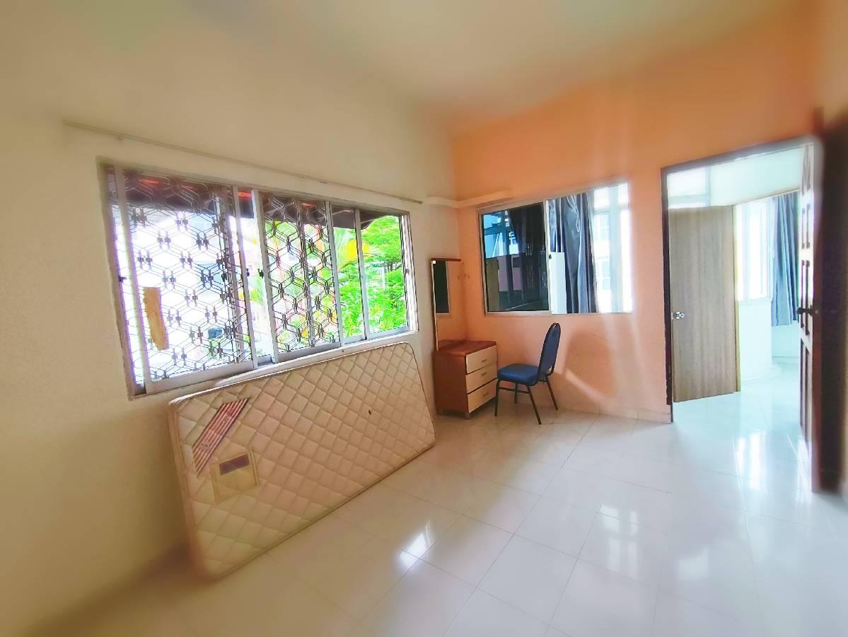 Corner Terrace for Rent: D19