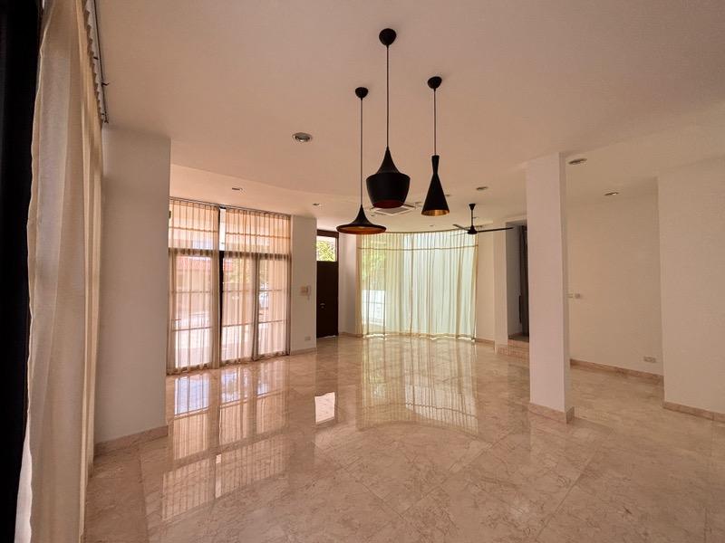 Prop-GPT: Semi-Detached: D15  OPERA ESTATE