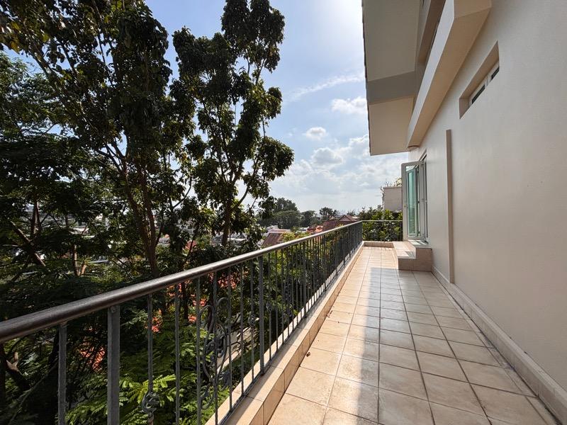 Semi-Detached for Rent: D15
