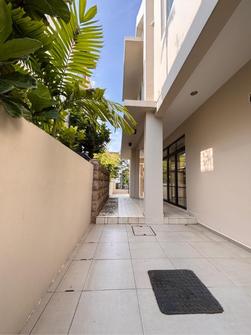 Semi-Detached for Rent: D15