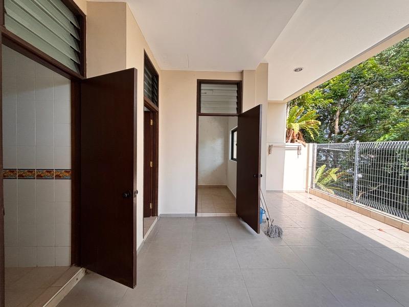 Semi-Detached for Rent: D15
