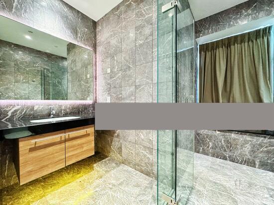 Prop-GPT: Semi-Detached: D10  Fernhill Crescent
