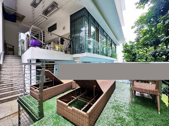 Semi-Detached for Rent: D10