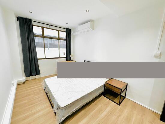 Corner Terrace for Rent: D22