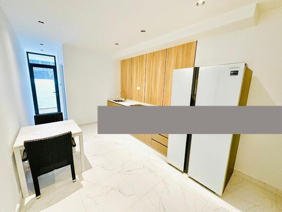 Corner Terrace for Rent: D22