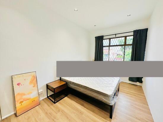 Corner Terrace for Rent: D22