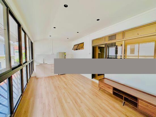 Corner Terrace for Rent: D22