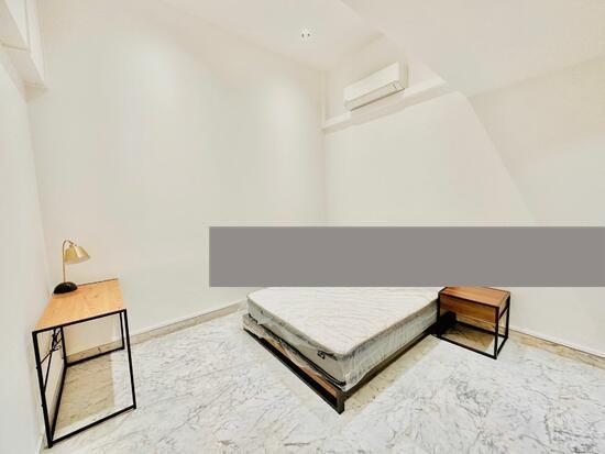 Corner Terrace for Rent: D22
