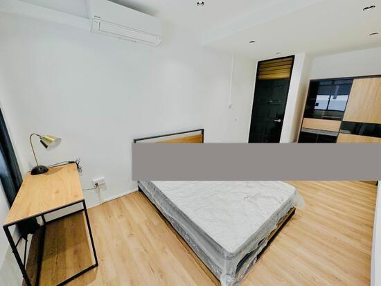 Corner Terrace for Rent: D22