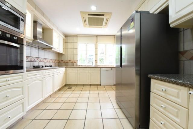Detached for Rent, District 11 Gentle Villas Detached House For Rent, $19,000, 5 Bed 4 Bath 7,382 sqft $5.16 psf, SGD 19,000