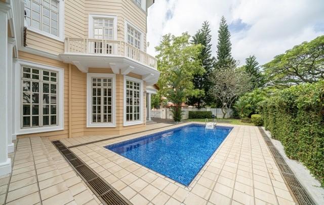 Bungalow for Rent, Woodgrove Estate Bungalow House For Rent, $15,000, 7 Bed 7 Bath 6,372 sqft $2.30 psf, SGD 15,000 | 99-year Leasehold
