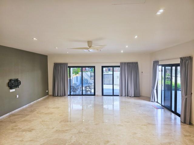 Prop-GPT: Semi-Detached: D19  ?? D19 Eminence Landed ?? 8.7.0.0.6.6.6.1 Reno 2 Sty Semi-D @ Boundary Road