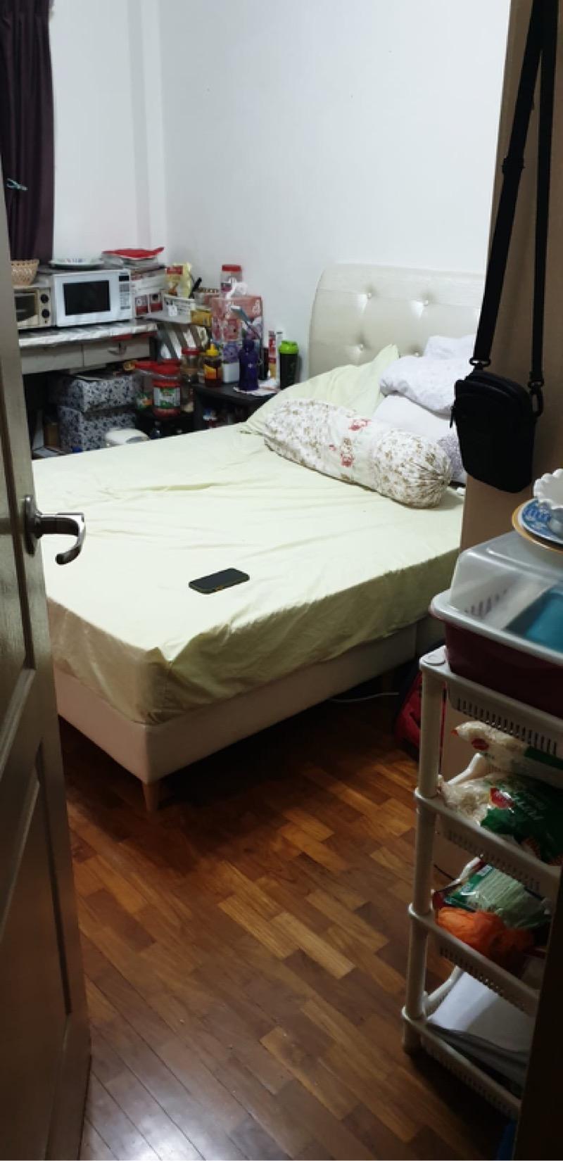 Corner Terrace for Rent: D14