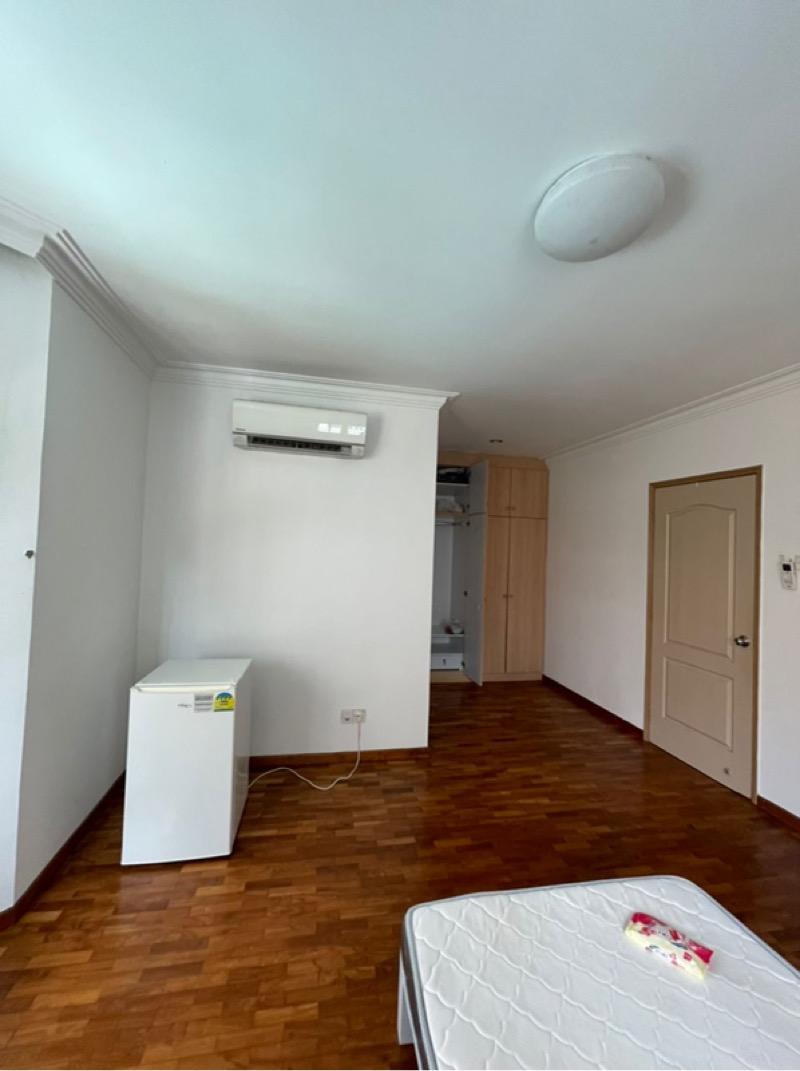Corner Terrace for Rent: D14