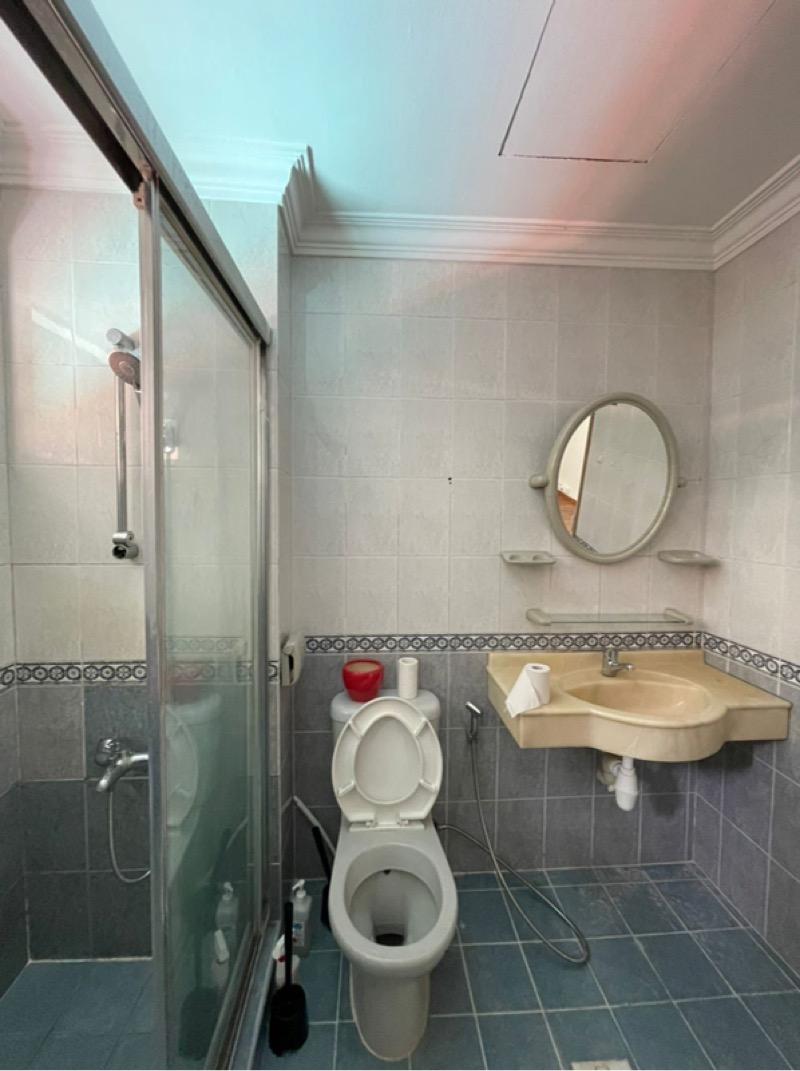 Corner Terrace for Rent: D14