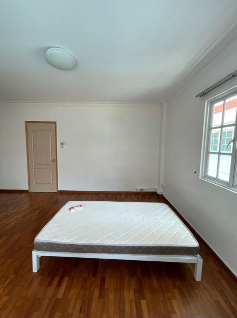 Corner Terrace for Rent: D14