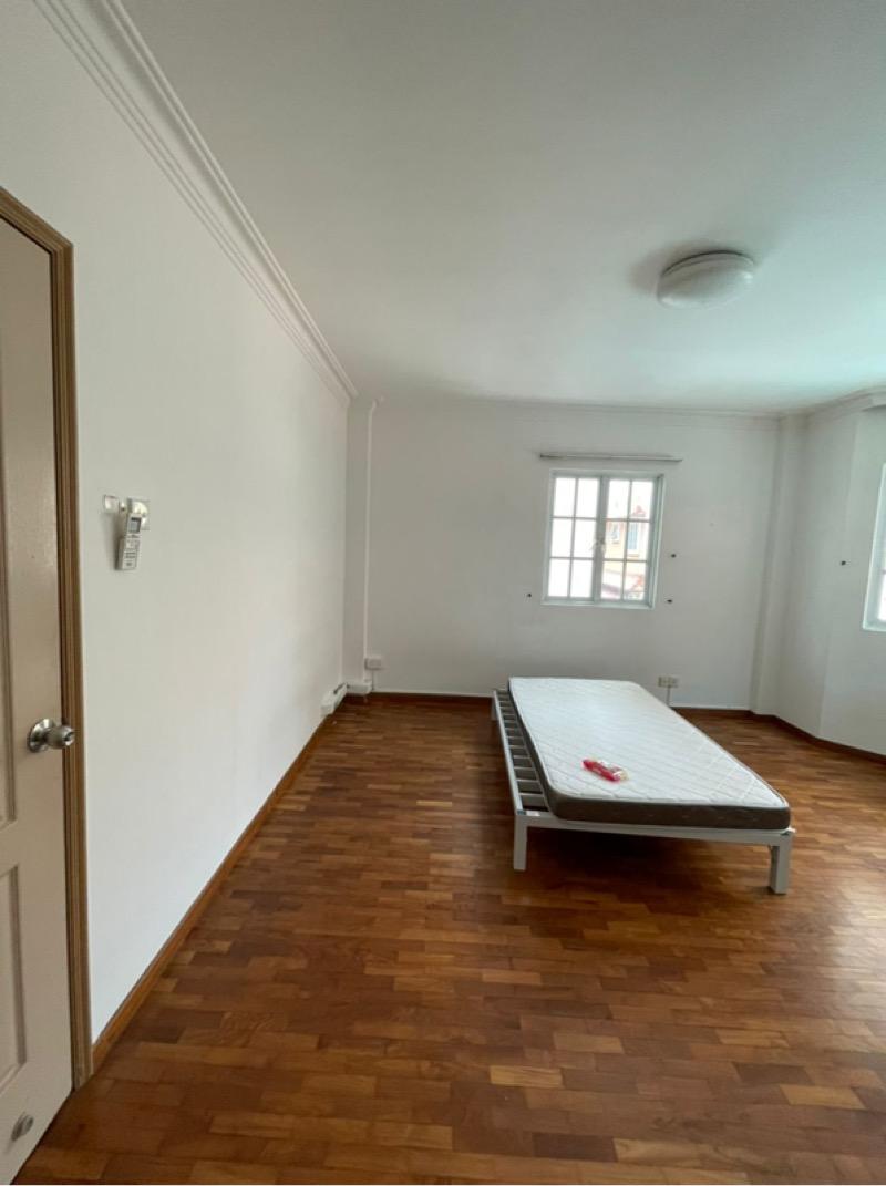 Corner Terrace for Rent: D14