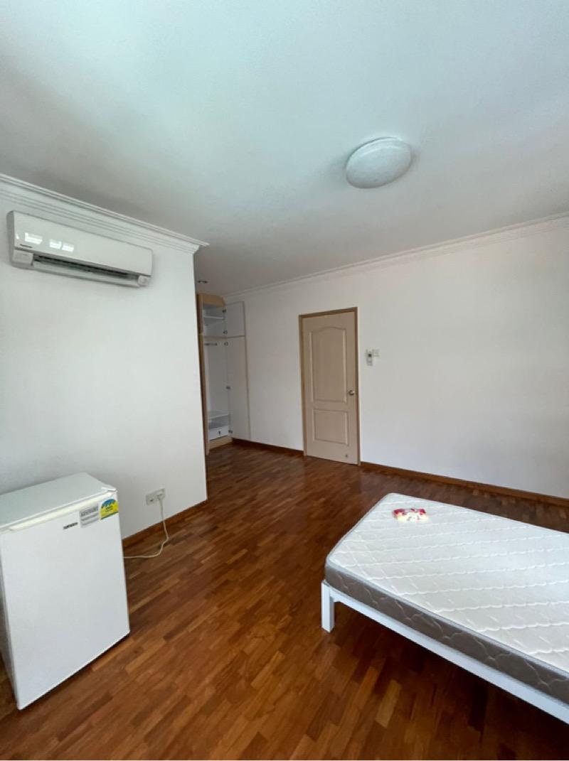 Corner Terrace for Rent: D14