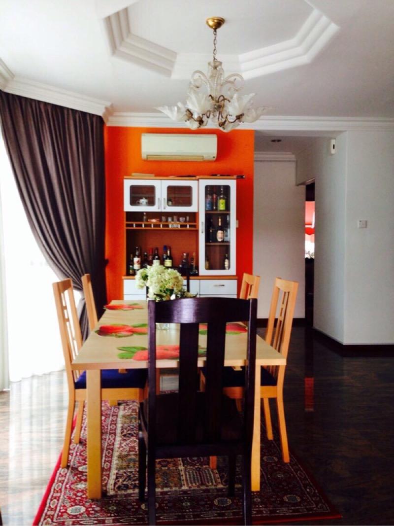 Corner Terrace for Rent: D14