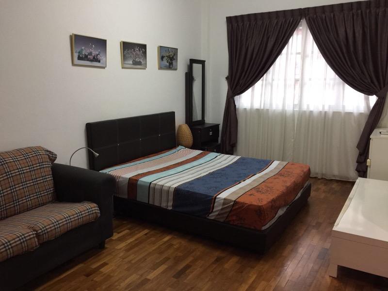 Corner Terrace for Rent: D14