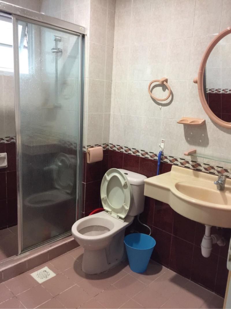 Corner Terrace for Rent: D14