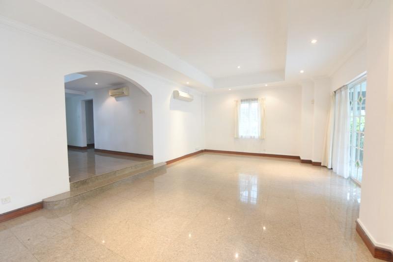 Prop-GPT: Detached: D11  GENTLE VILLAS