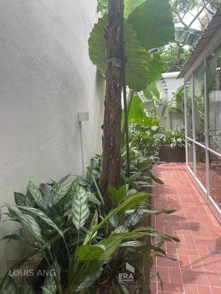 Condominium for Rent: 