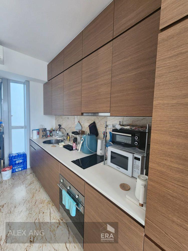 Condominium for Rent: 