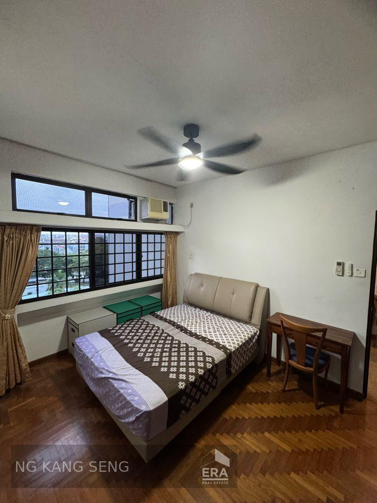 Prop-GPT: Condominium:   Siglap Road Mandarin Gardens For Rent