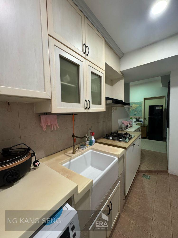 Condominium for Rent: 