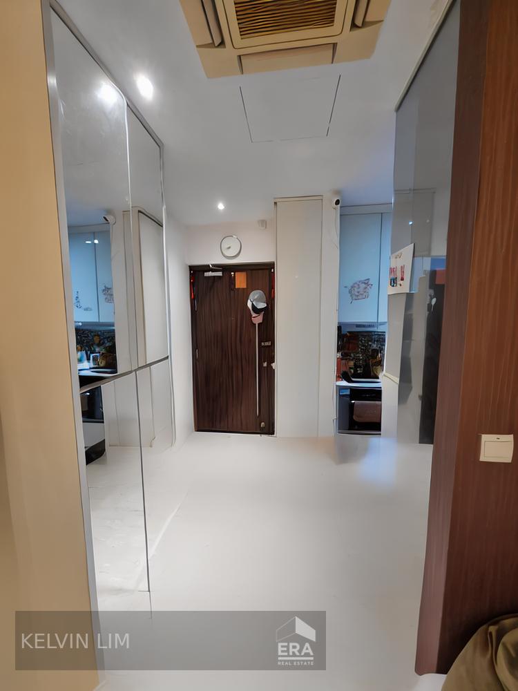 Condominium for Rent: 