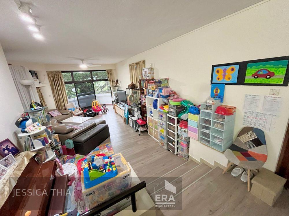 Prop-GPT: Condominium:   Siglap Road Mandarin Gardens For Rent