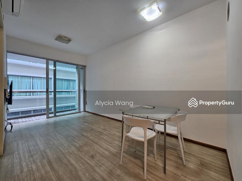 Prop-GPT: Apartment: D09 Cairnhill Parc Sophia