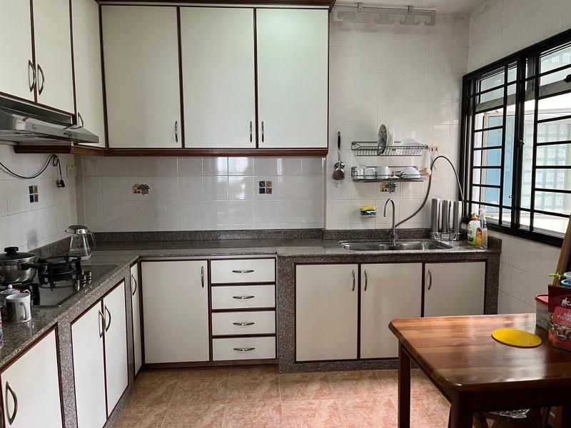 Prop-GPT: HDB Apartment: D23 Bukit Batok 620 Bukit Batok Central