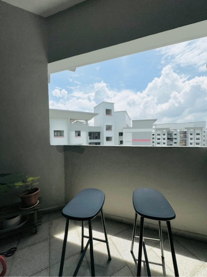 HDB Apartment for Rent, 656A Jurong West Street 61 HDB Apartment For Rent, $4,000, 4 Bed 2 Bath 1,420 sqft $2.82 psf, SGD 4,000 | 99-year Leasehold