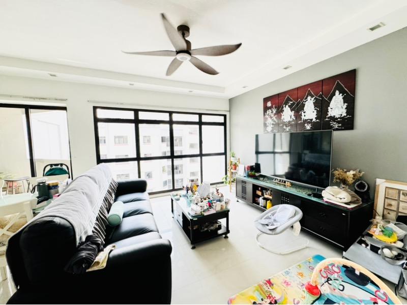 HDB Apartment for Rent, 656A Jurong West Street 61 HDB Apartment For Rent, $4,000, 4 Bed 2 Bath 1,420 sqft $2.82 psf, SGD 4,000 | 99-year Leasehold