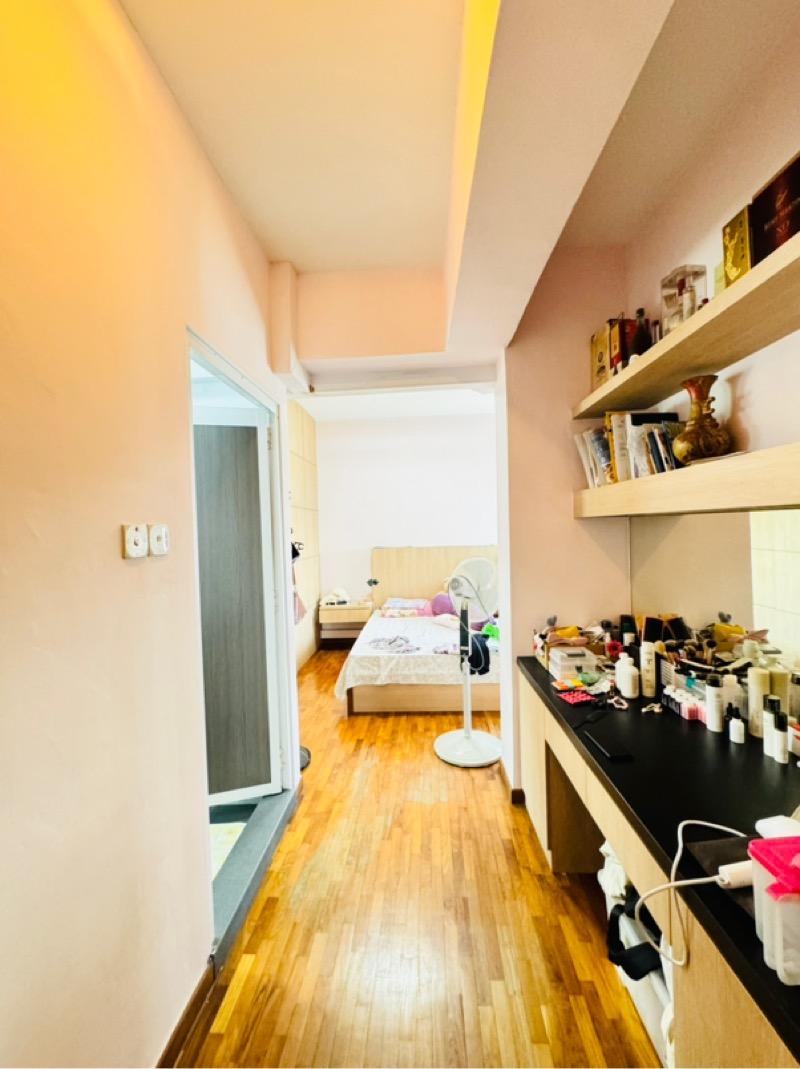 HDB Apartment for Rent, 656A Jurong West Street 61 HDB Apartment For Rent, $4,000, 4 Bed 2 Bath 1,420 sqft $2.82 psf, SGD 4,000 | 99-year Leasehold