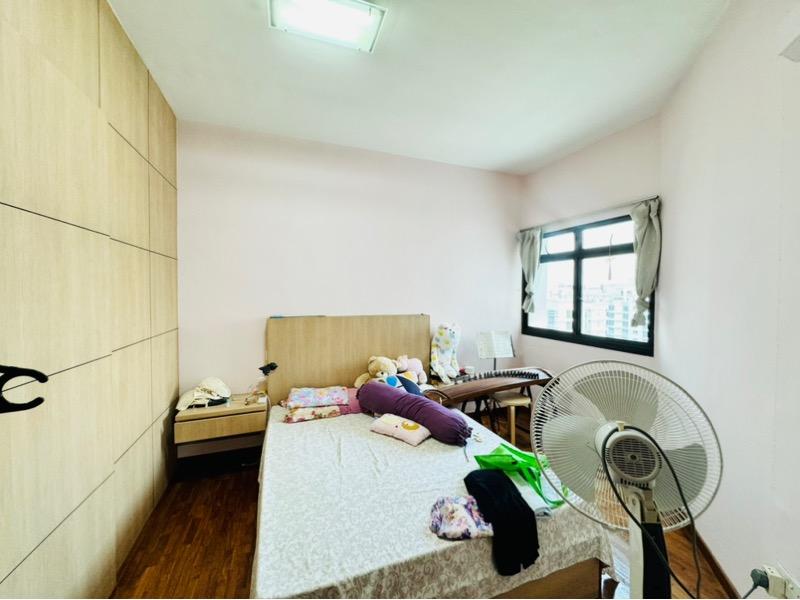 HDB Apartment for Rent, 656A Jurong West Street 61 HDB Apartment For Rent, $4,000, 4 Bed 2 Bath 1,420 sqft $2.82 psf, SGD 4,000 | 99-year Leasehold