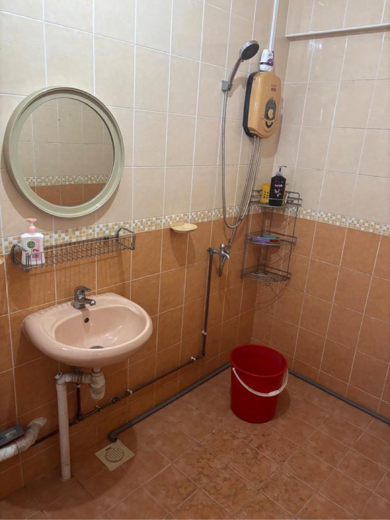 HDB Apartment for Rent, 553 Jurong West Street 42 HDB Apartment Room Rental, $1,400, 1 Bed 1 Bath 10 sqft $140.00 psf, SGD 1,400 | 99-year Leasehold
