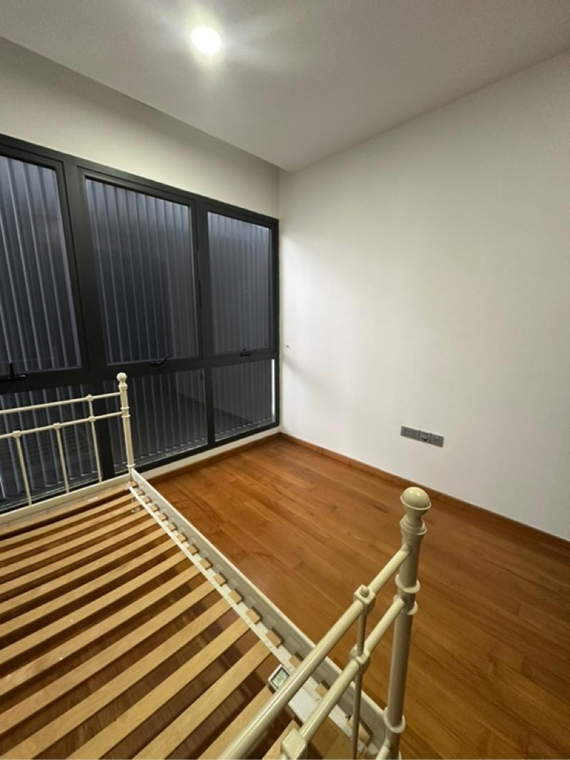 Prop-GPT: Terrace: D19  16 RICHARDS AVENUE