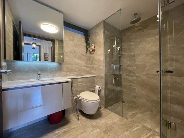 Condominium for Rent, Lake Grande Condominium For Rent, $3,900, 2 Bed 1 Bath 624 sqft $6.25 psf, SGD 3,900 | 99-year Leasehold