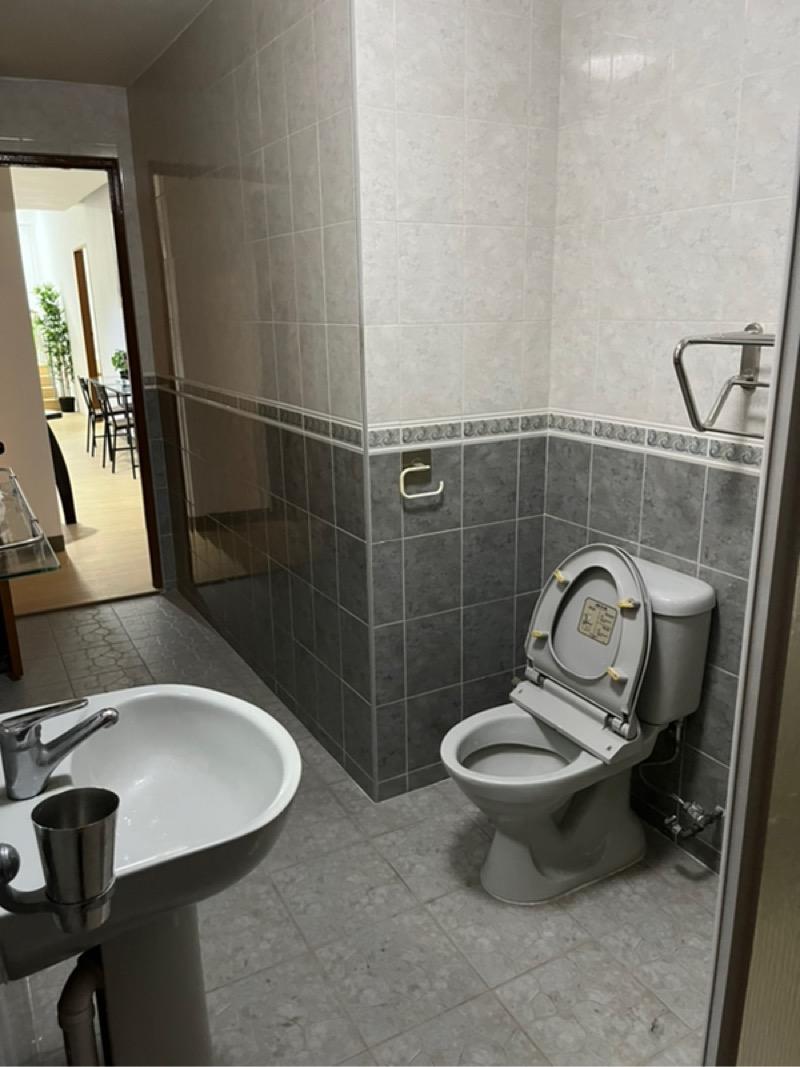 Condominium for Rent, Elizabeth Tower Condominium Room Rental, $2,100, 1 Bed 1 Bath 250 sqft $8.40 psf, SGD 2,100
