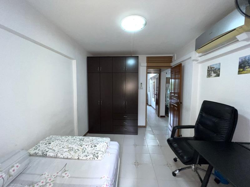 HDB Apartment for Rent, 242 Bukit Batok East Avenue 5 HDB Apartment Room Rental, $800, 1 Bed 107 sqft $7.48 psf, SGD 800 | 99-year Leasehold