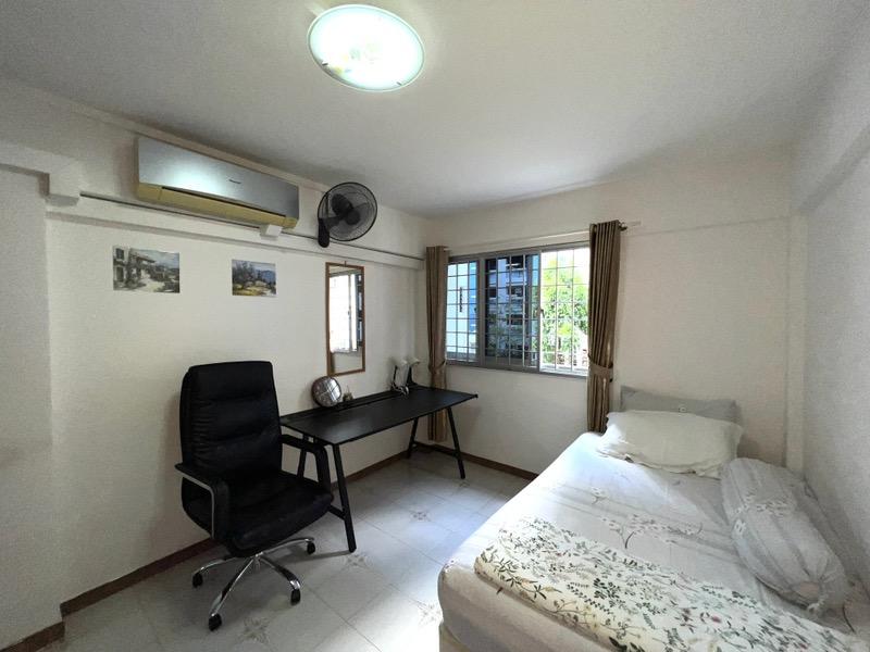 HDB Apartment for Rent, 242 Bukit Batok East Avenue 5 HDB Apartment Room Rental, $800, 1 Bed 107 sqft $7.48 psf, SGD 800 | 99-year Leasehold