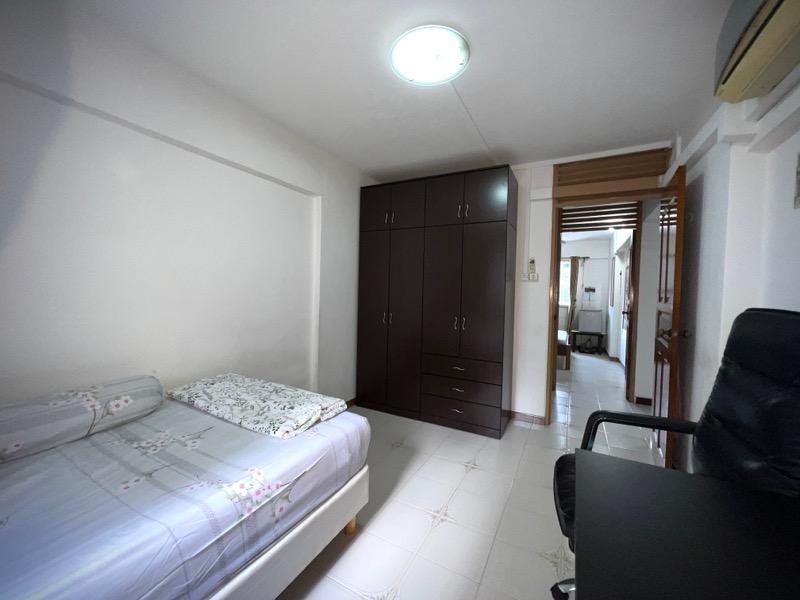 HDB Apartment for Rent, 242 Bukit Batok East Avenue 5 HDB Apartment Room Rental, $800, 1 Bed 107 sqft $7.48 psf, SGD 800 | 99-year Leasehold
