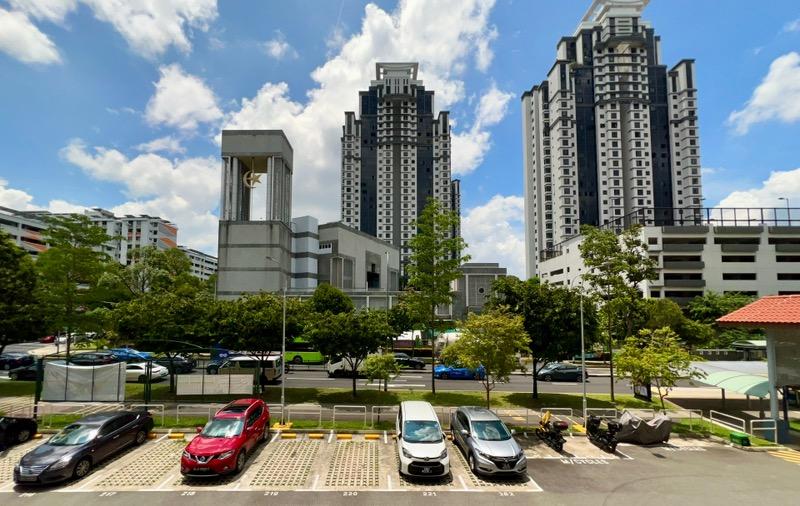 HDB Apartment for Rent, 242 Bukit Batok East Avenue 5 HDB Apartment Room Rental, $1,100, 1 Bed 107 sqft $10.28 psf, SGD 1,100 | 99-year Leasehold
