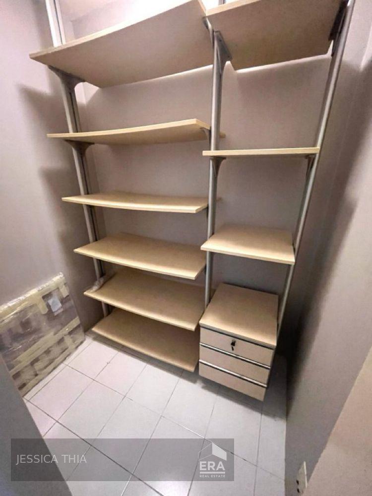 Condominium for Rent: 